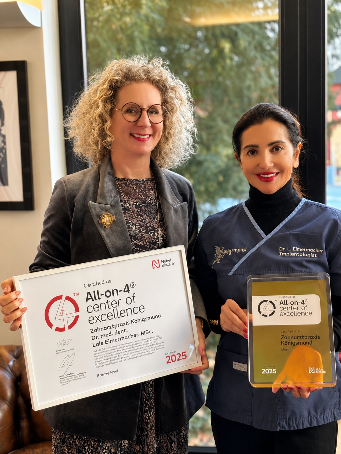 Dr. Lale Eimermacher erhält die Nobel Biocare Center of Excellence Auszeichnung