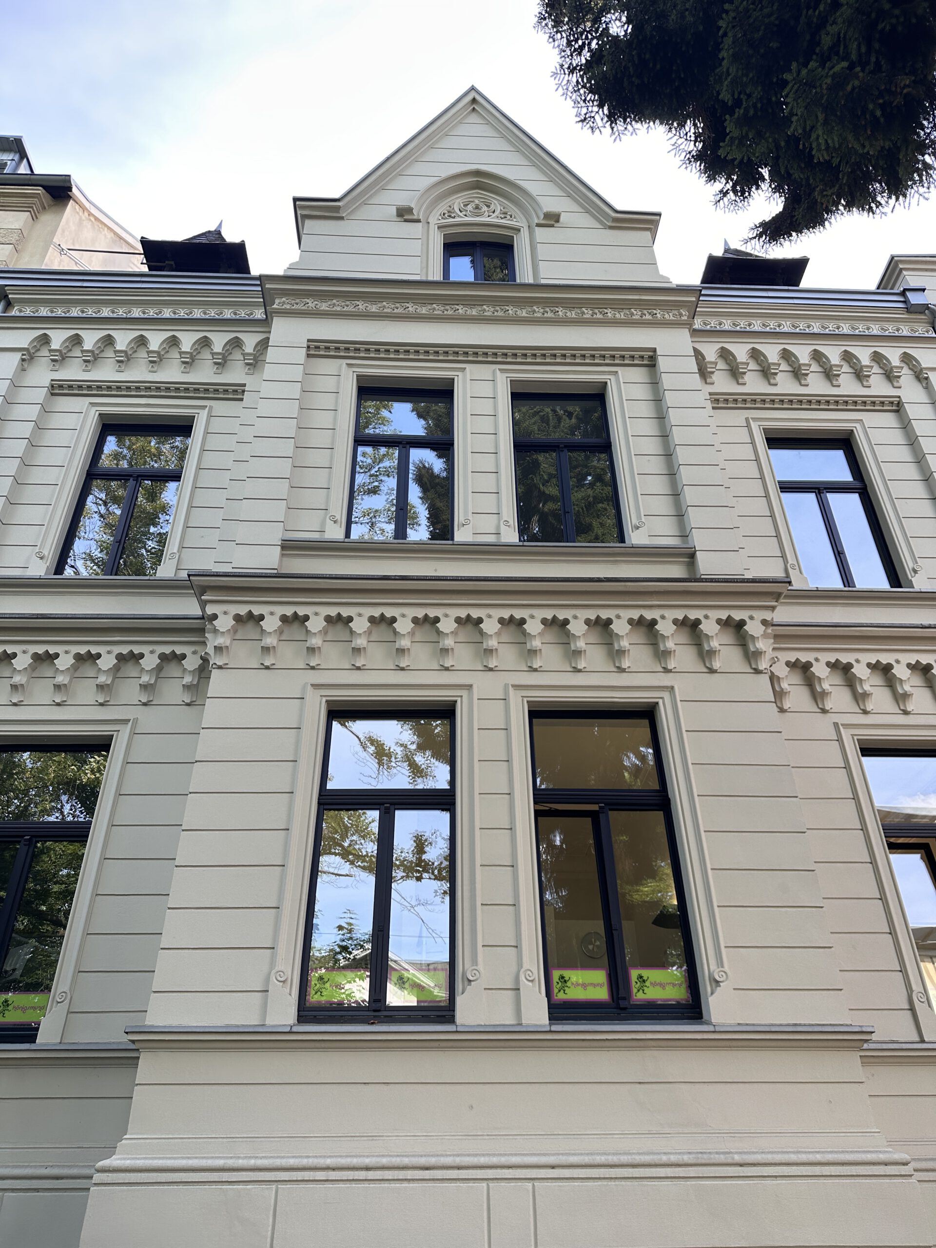 Villa Königslöw, Zahnarztpraxis Königsmund Bonn – Außenansicht
